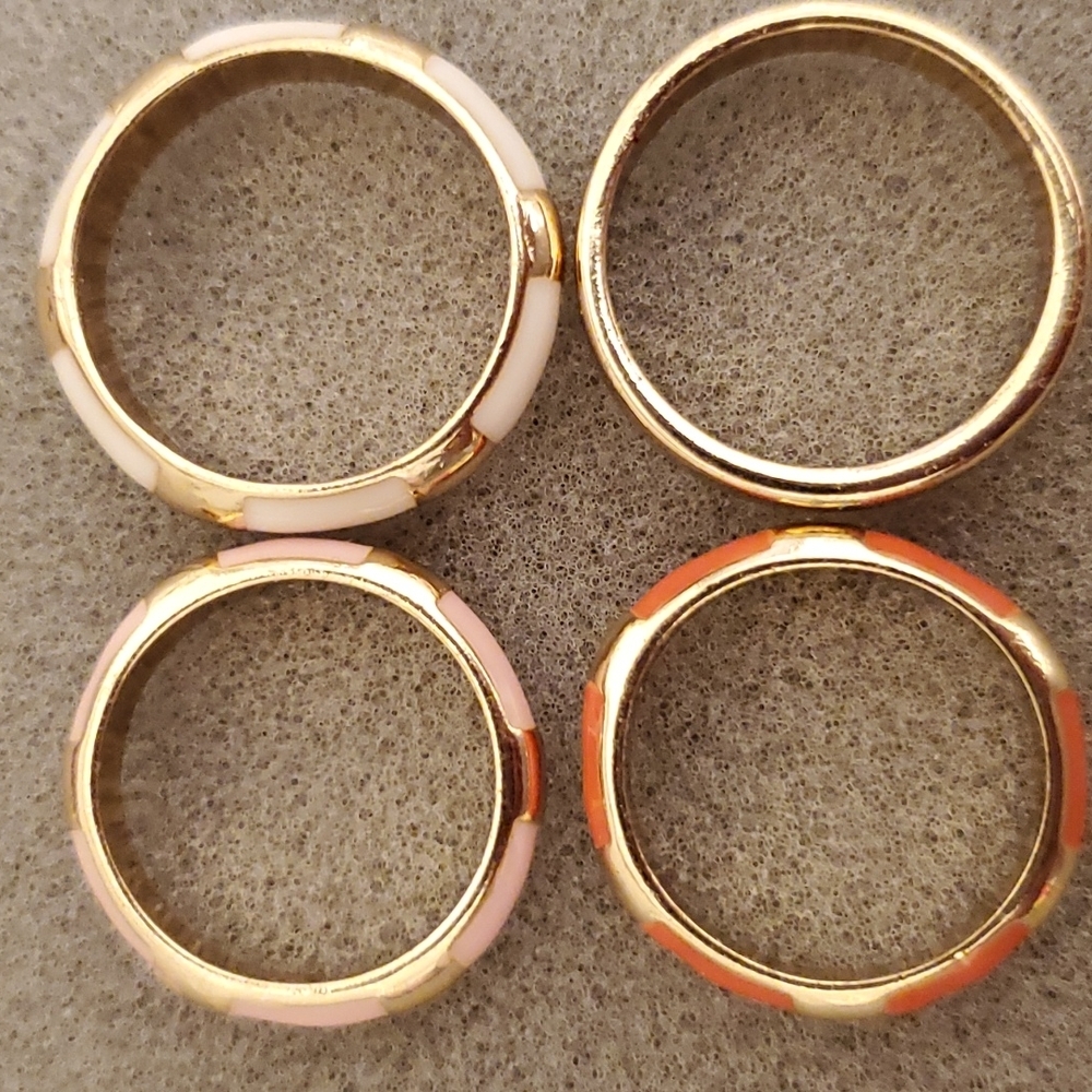 🎄5/$30🎄-4 Costume Rings Assorted sizes - Picture 3 of 4